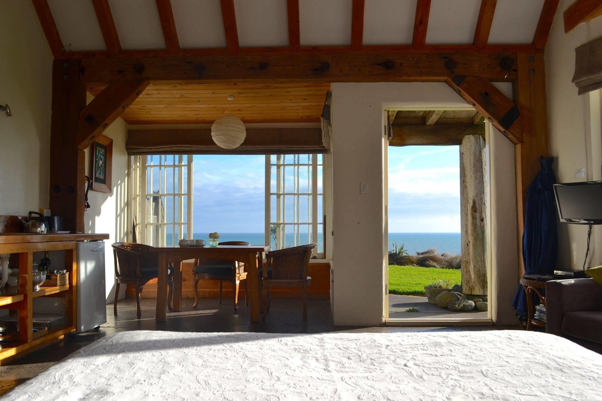 Ahu Ahu Villa Oakura